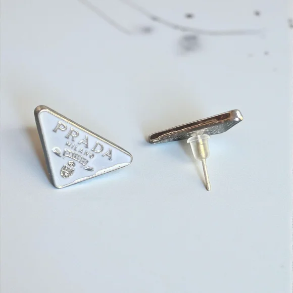 Fashion Logo Earrings White And Silver NEW - Picture 2 of 2